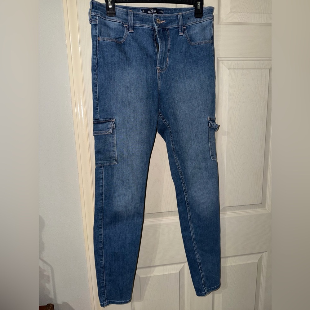 Hollister cargo jeans LIKE NEW